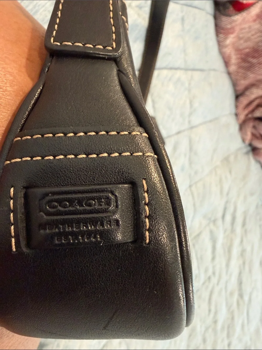 Coach Vintage Y2K Mini Hamptons Black Leather Buckle Demi Bagl